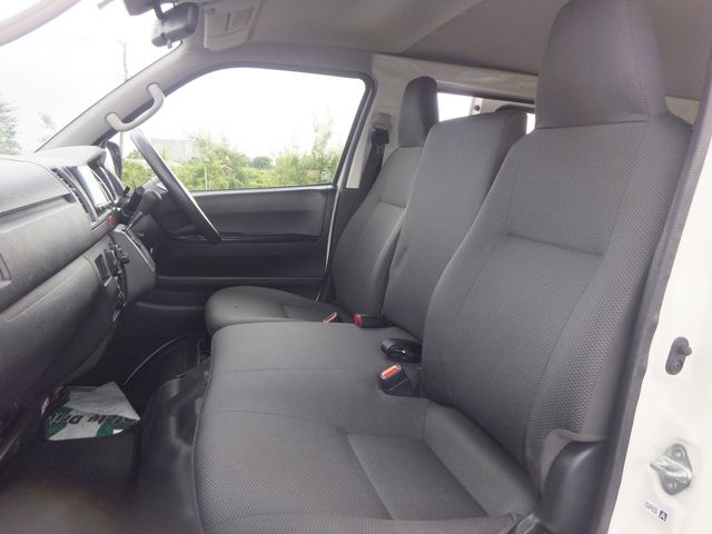 Toyota HIACE VAN 2019-03 7821-14