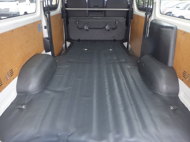 Toyota HIACE VAN 2019-03 7821-10