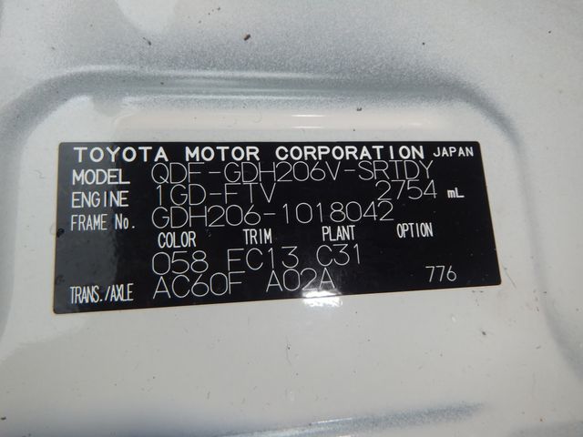 Toyota HIACE VAN 2019-03 7821-29