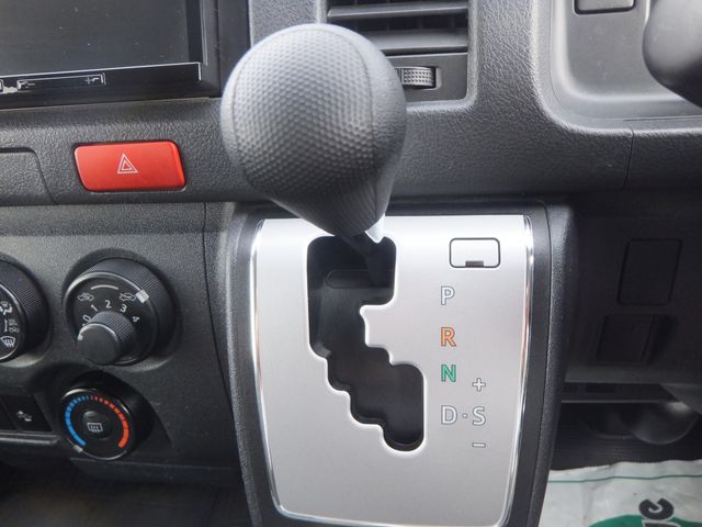 Toyota HIACE VAN 2019-03 7821-21