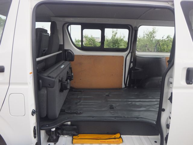 Toyota HIACE VAN 2019-03 7821-17