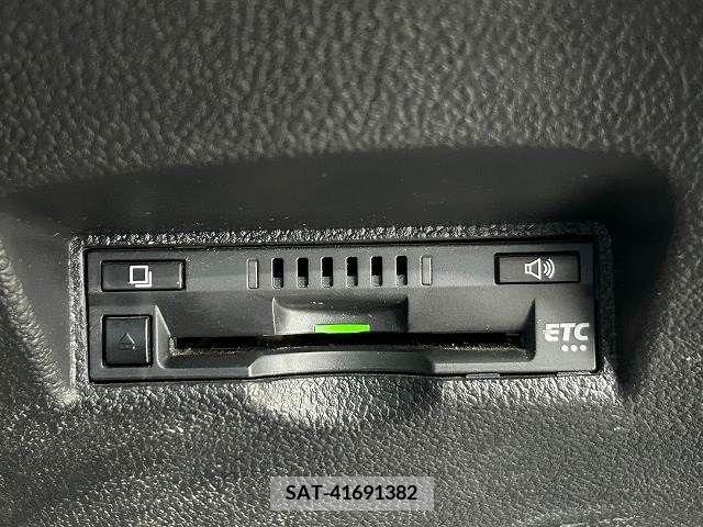 Toyota PRIUS 2019-11 281733-16