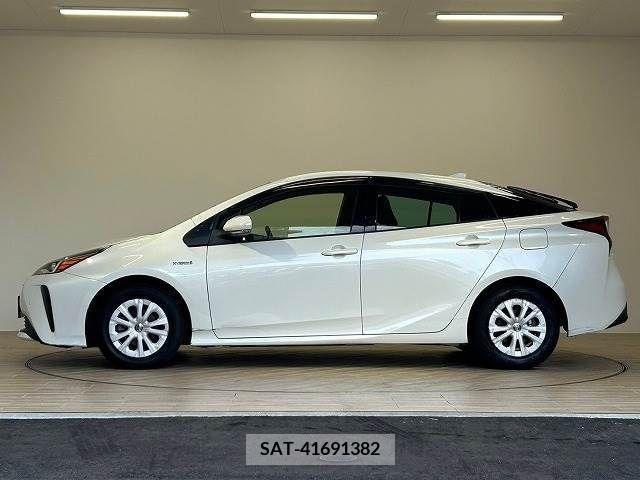 Toyota PRIUS 2019-11 281733-15