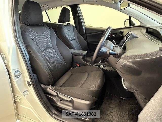 Toyota PRIUS 2019-11 281733-8