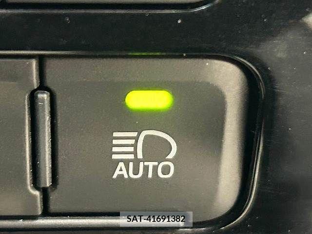 Toyota PRIUS 2019-11 281733-6