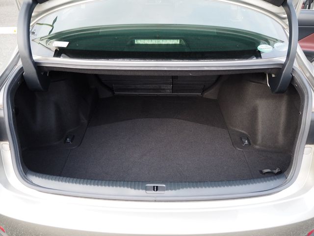 Lexus IS 2016-12 25035-24