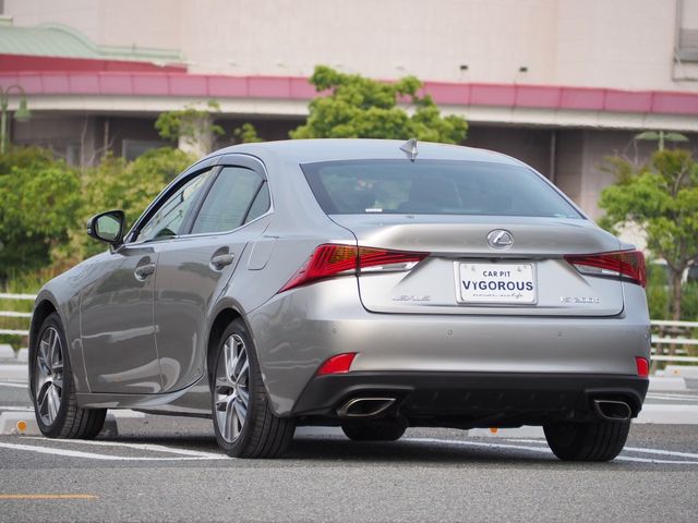 Lexus IS 2016-12 25035-2