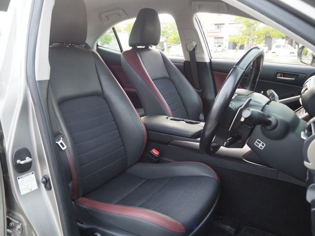 Lexus IS 2016-12 25035-17