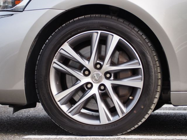 Lexus IS 2016-12 25035-9