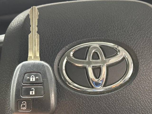 Toyota SIENTA 2018-02 188347-7