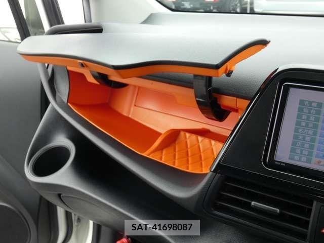 Toyota SIENTA 2017-01 314633-14