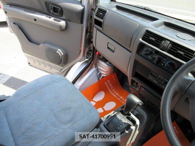 Mitsubishi MINICAB VAN 2010-01 277399-1