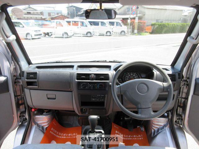 Mitsubishi MINICAB VAN 2010-01 277399-12