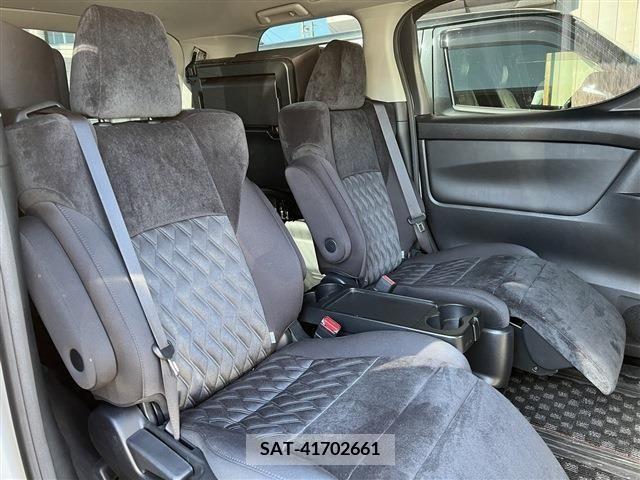 Toyota ALPHARD 2018-10 205780-19