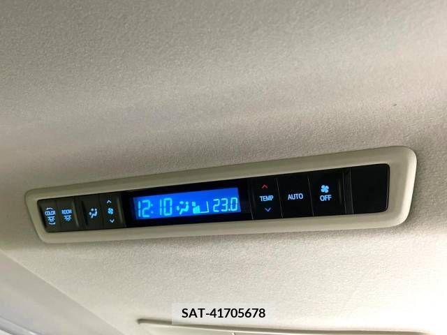 Toyota ALPHARD 2017-05 240077-7