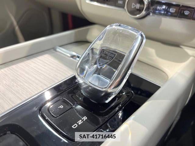 Volvo XC60 2022-06 370271-15