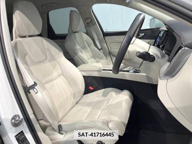 Volvo XC60 2022-06 370271-11
