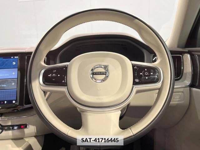 Volvo XC60 2022-06 370271-10