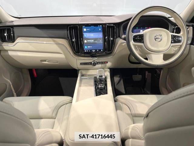 Volvo XC60 2022-06 370271-1