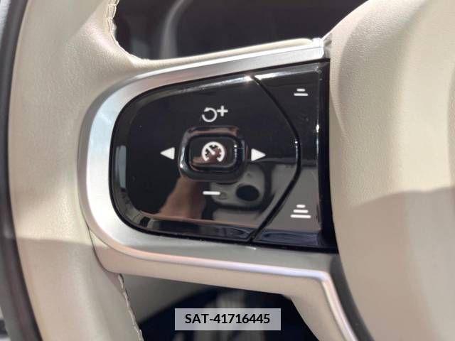 Volvo XC60 2022-06 370271-9