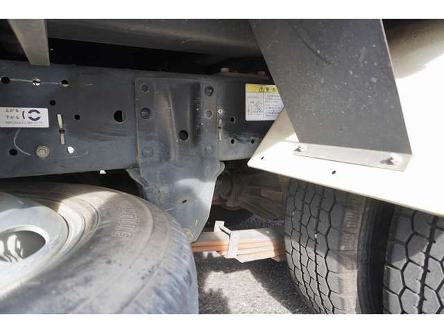 Isuzu ELF TRUCK 2016-08 16118-9