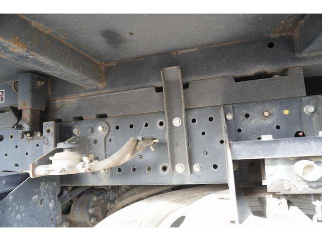 Isuzu ELF TRUCK 2016-08 16118-10