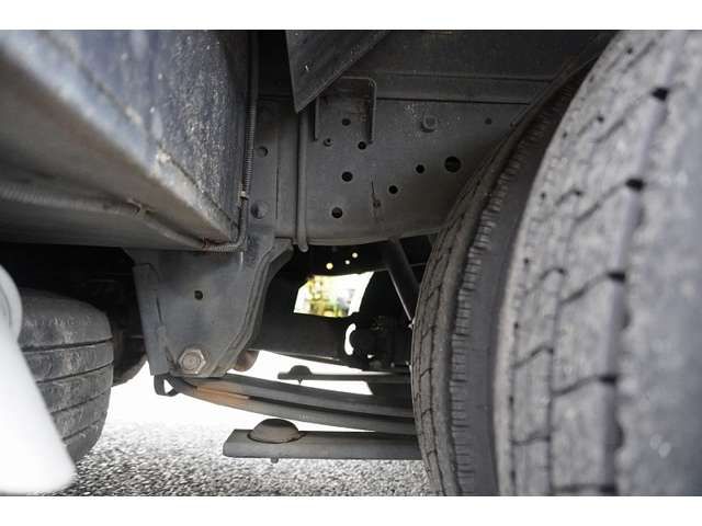 Isuzu ELF TRUCK 2013-09 189766-9