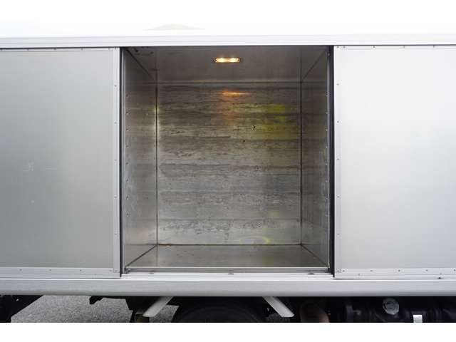 Isuzu ELF TRUCK 2013-09 189766-19