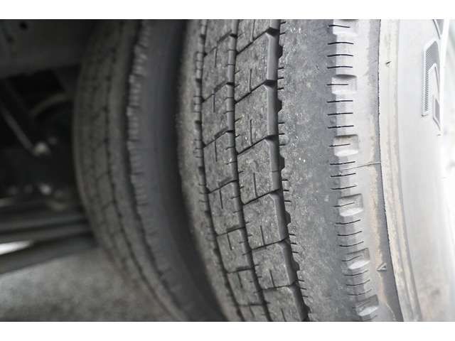 Isuzu ELF TRUCK 2013-09 189766-8