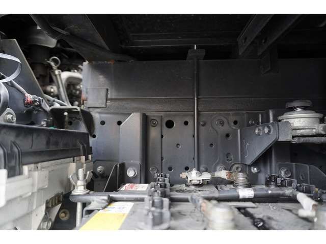 Isuzu ELF TRUCK 2013-09 189766-10