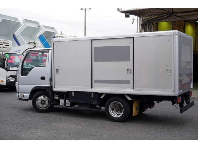 Isuzu ELF TRUCK 2013-09 189766-6