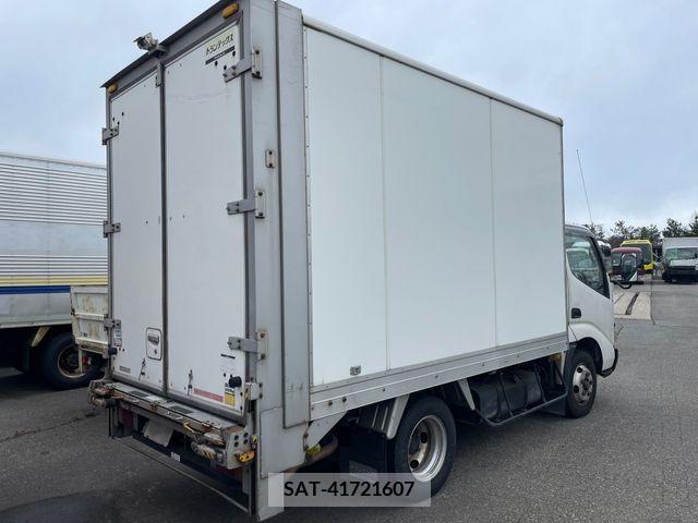 Hino DUTRO 2003-03 256373-4