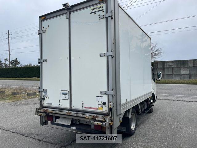 Hino DUTRO 2003-03 256373-8