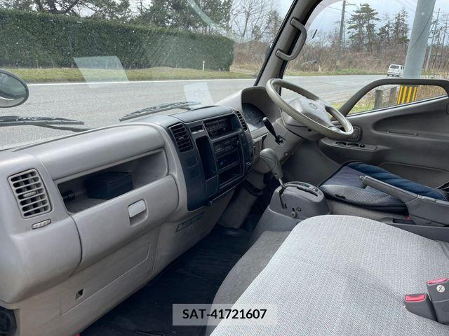 Hino DUTRO 2003-03 256373-5