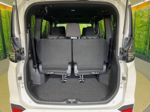 Toyota VOXY 2023-04 191949-12