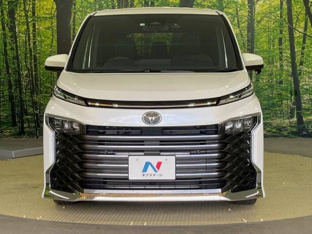 Toyota VOXY 2023-04 191949-15