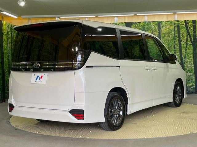 Toyota VOXY 2023-04 191949-18