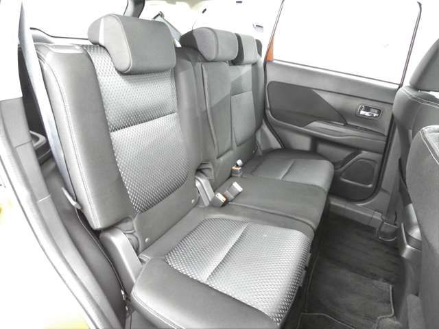 Mitsubishi OUTLANDER 2017-01 18741-6