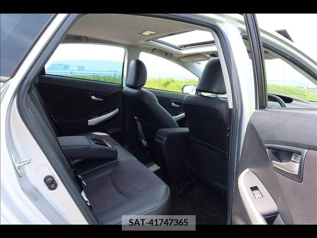 Toyota PRIUS 2013-10 250538-15