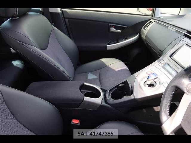 Toyota PRIUS 2013-10 250538-12