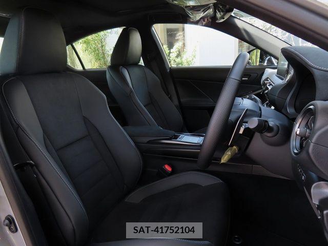 Lexus IS 2024-03 388153-13