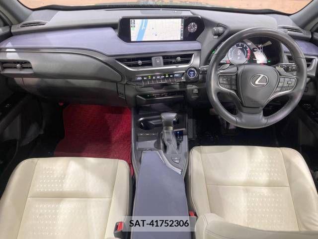 Lexus UX 2020-11 210061-1