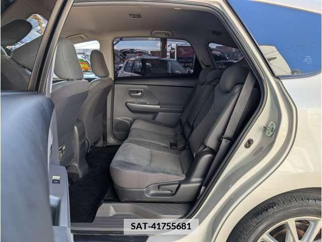 Toyota PRIUS ALPHA 2012-07 366737-9