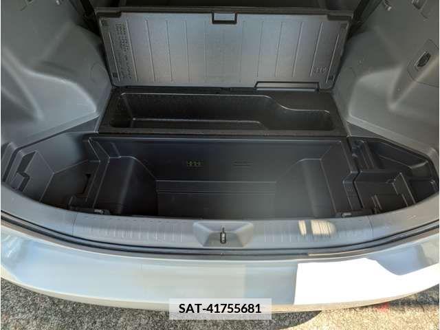 Toyota PRIUS ALPHA 2012-07 366737-16