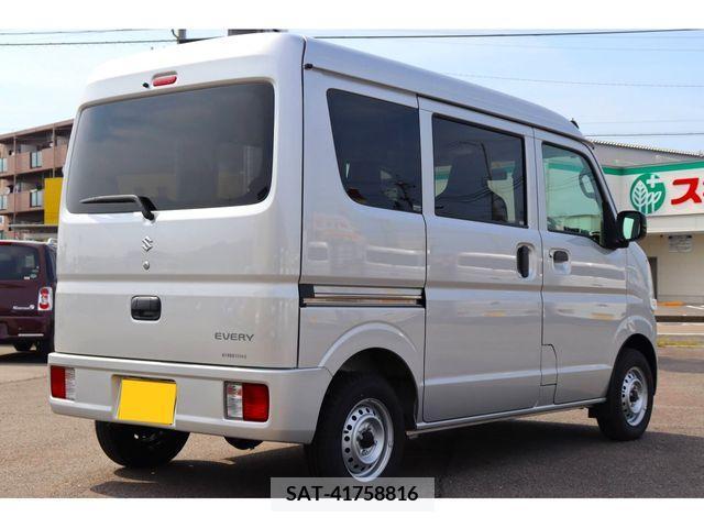 Suzuki EVERY 2023-03 301648-3