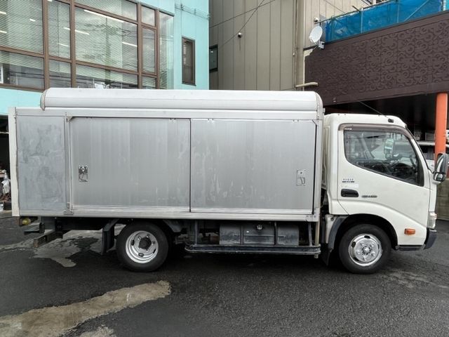 Hino DUTRO 2013-05 11743-2
