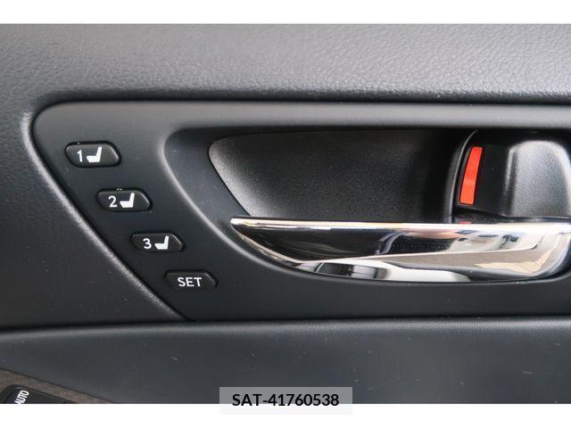 Lexus IS 2016-02 388394-21