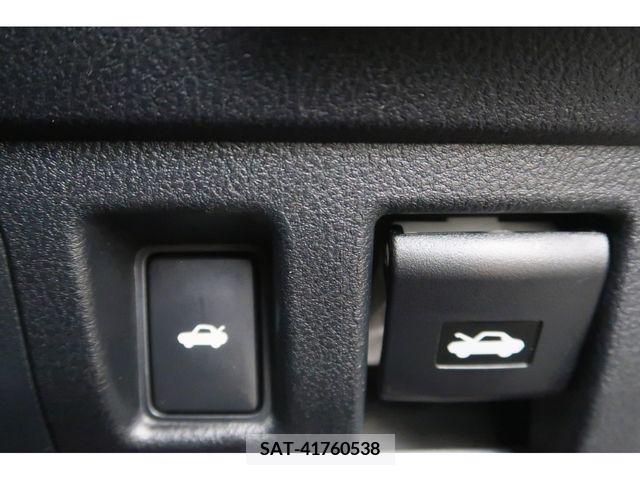 Lexus IS 2016-02 388394-20