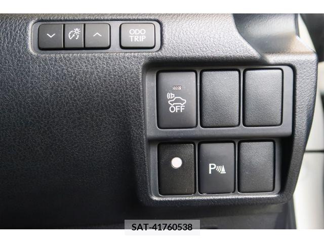Lexus IS 2016-02 388394-19