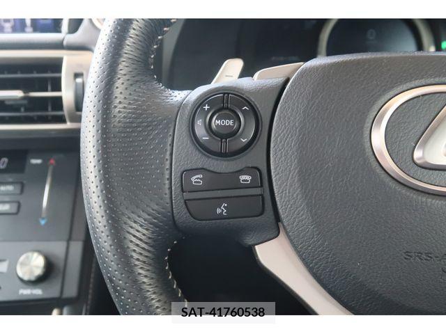 Lexus IS 2016-02 388394-15